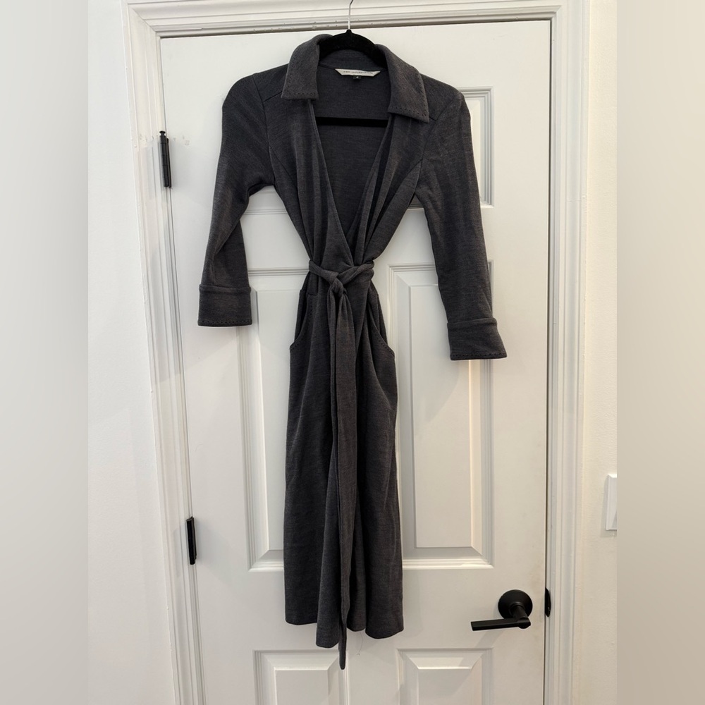 Dvf Diane Von Furstenberg Gray Wool Wrap Dress With Collar Size 2 Black Stitch